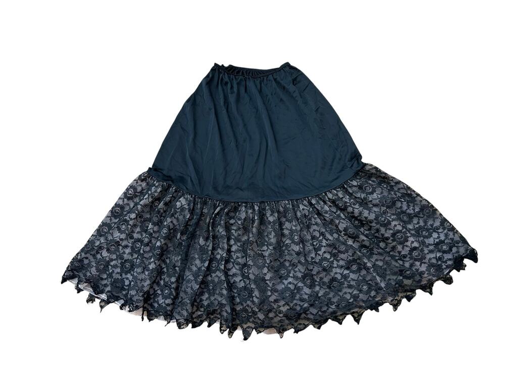Vintage Black Lace Half Slip Petticoat Nylon Made USA XS S Goth Cottagecore -